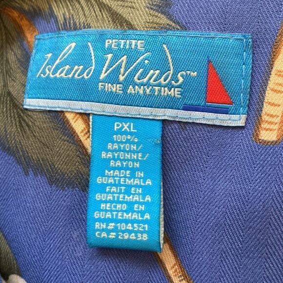 Island Winds Blue Print Hawaiian Button-down Blouse Shirt PXL NWOT - Picture 6 of 7